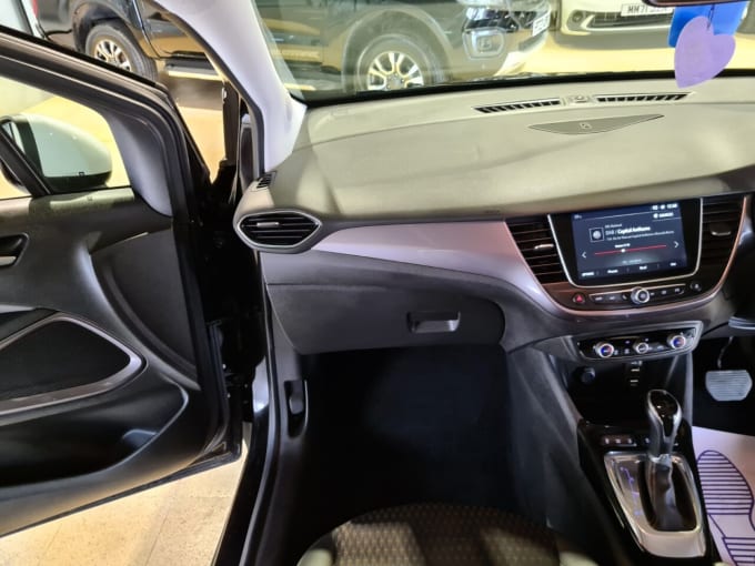 2025 Vauxhall Crossland X