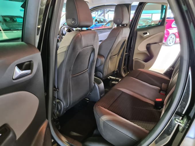 2025 Vauxhall Crossland X
