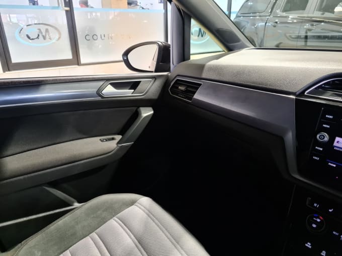 2025 Volkswagen Touran