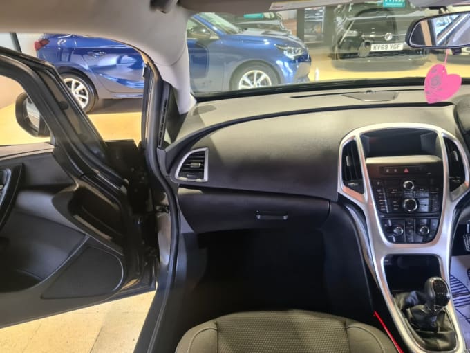 2025 Vauxhall Astra