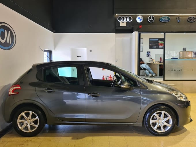 2025 Peugeot 208