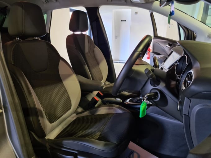 2025 Vauxhall Crossland X