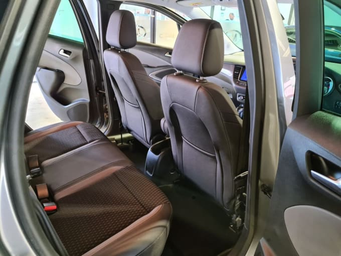 2025 Vauxhall Crossland X