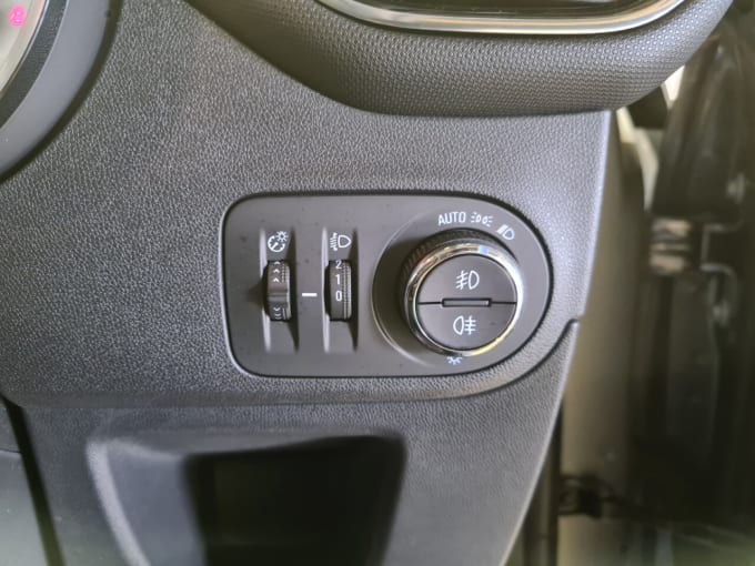 2025 Vauxhall Crossland X