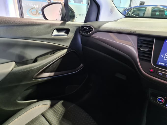 2025 Vauxhall Crossland X