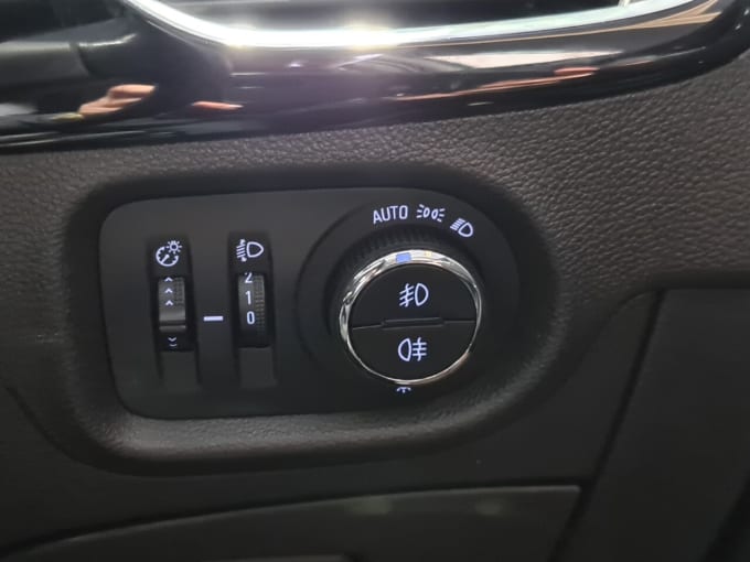 2025 Vauxhall Astra