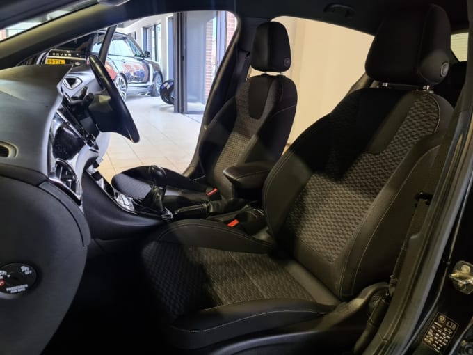 2025 Vauxhall Astra