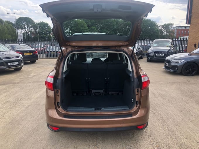 2025 Ford C-max