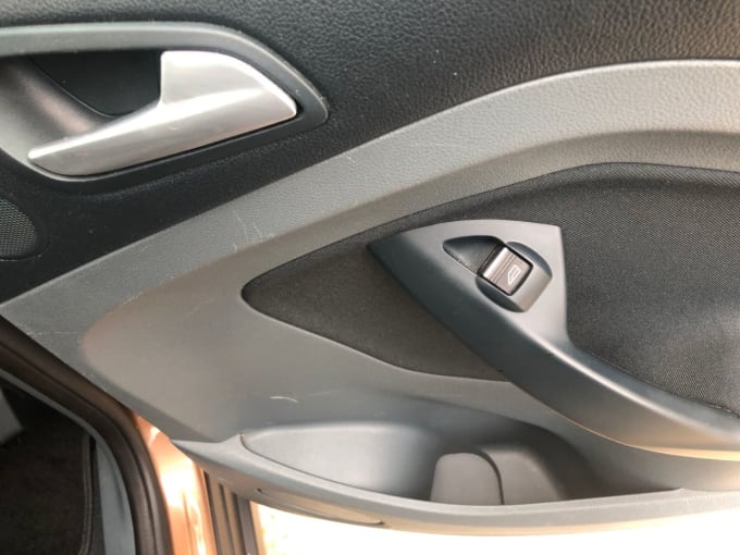 2025 Ford C-max