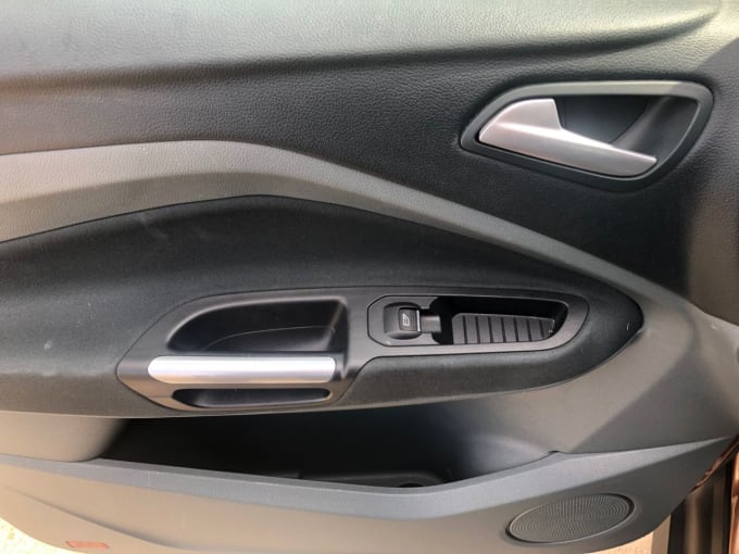 2025 Ford C-max