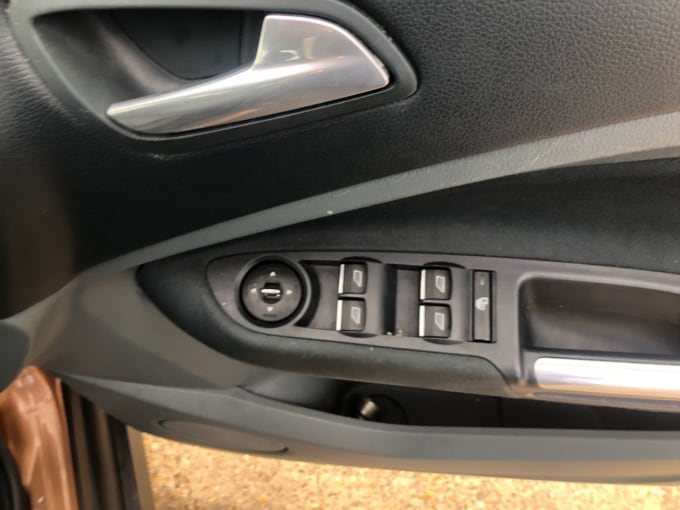 2025 Ford C-max