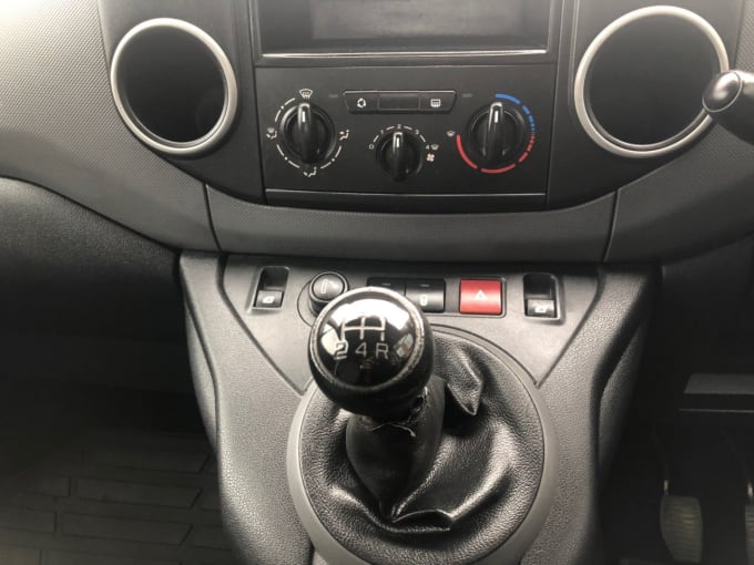 2025 Peugeot Partner