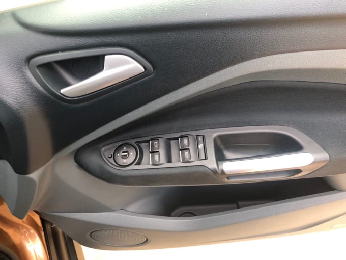 2025 Ford C-max