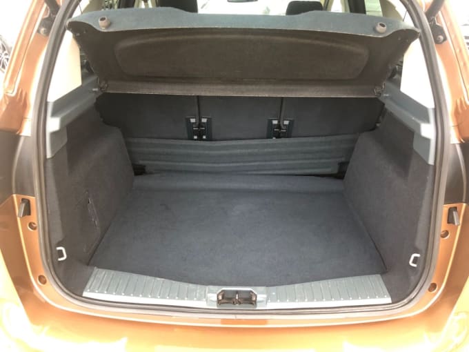 2025 Ford C-max