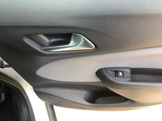 2025 Vauxhall Crossland X