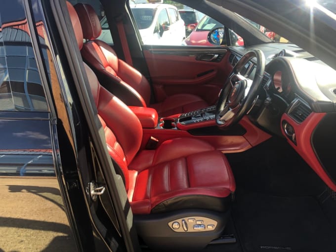 2015 Porsche Macan
