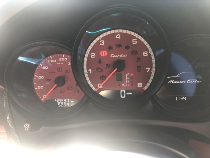 2015 Porsche Macan