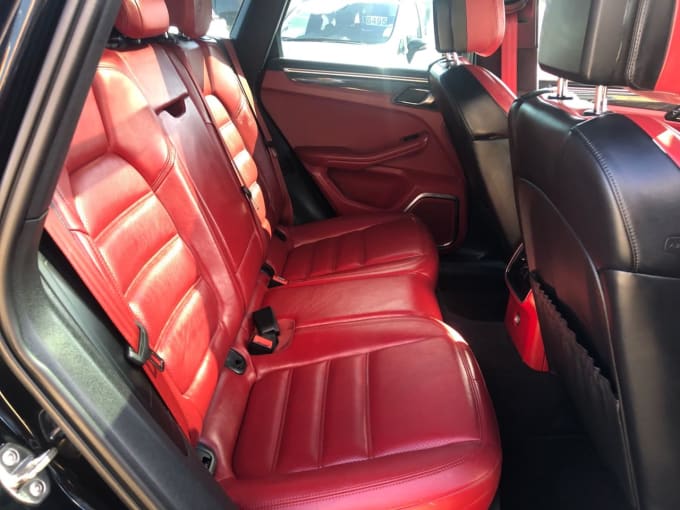 2015 Porsche Macan