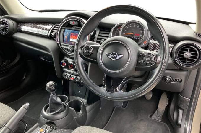 2018 Mini Hatch