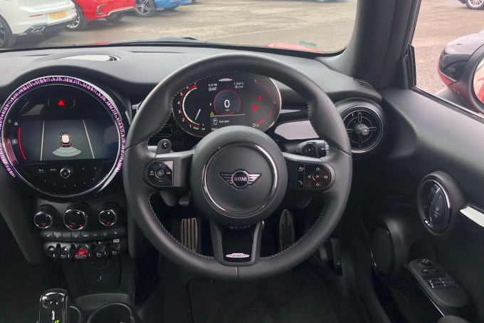 2022 Mini Hatch