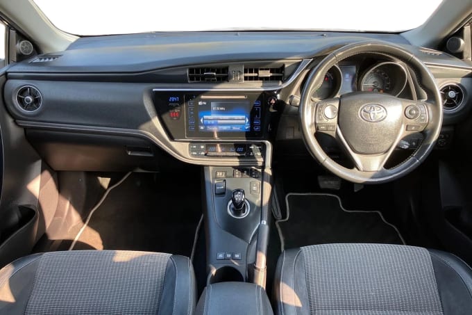 2017 Toyota Auris