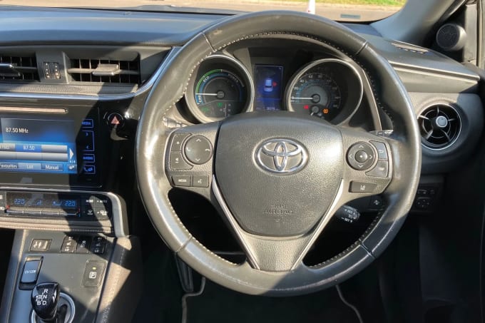 2017 Toyota Auris