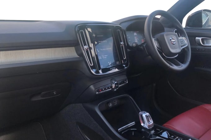 2020 Volvo Xc40