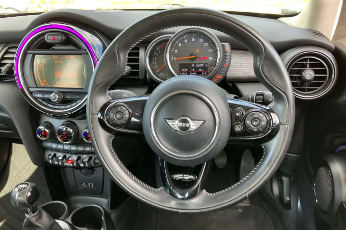 2017 Mini Hatch