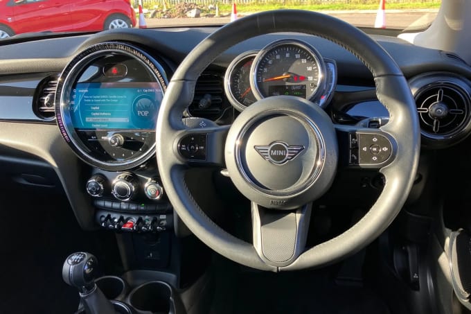 2021 Mini Hatch