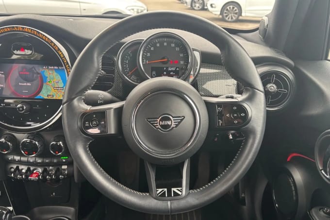 2021 Mini Hatch