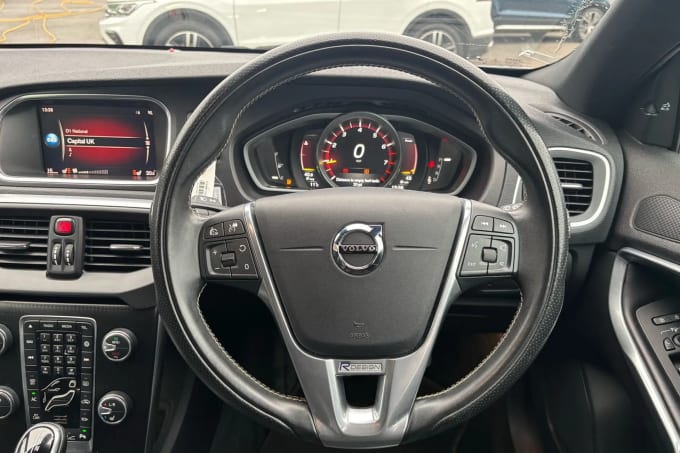 2018 Volvo V40