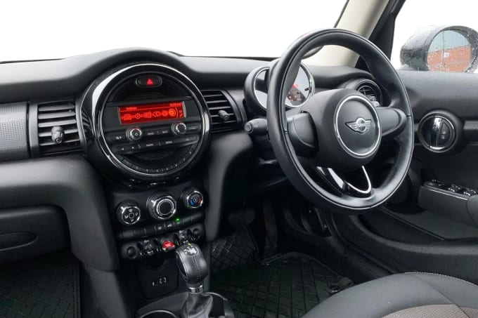 2018 Mini Hatch