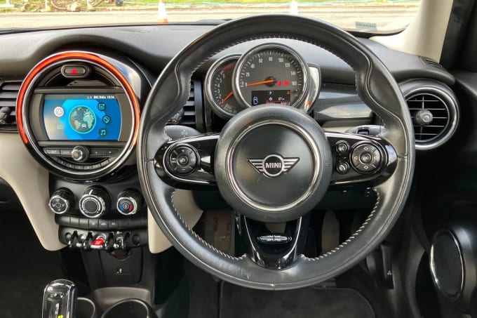 2020 Mini Hatch