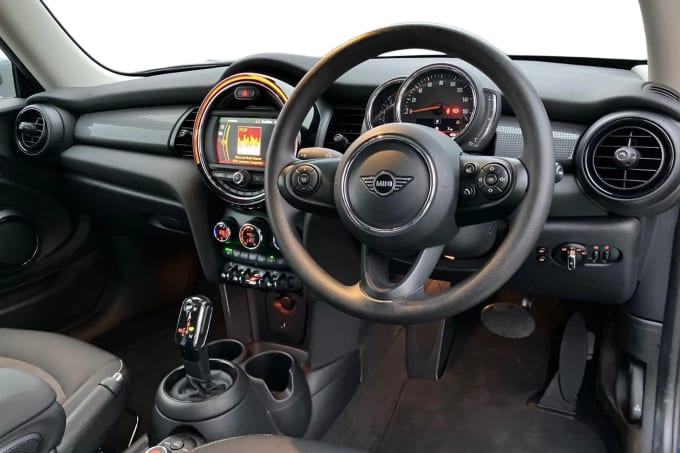 2019 Mini Hatch