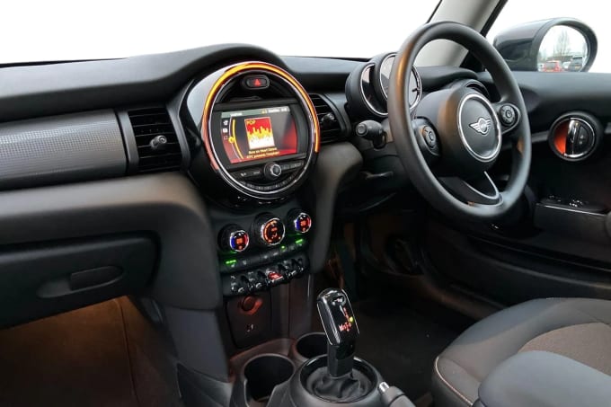 2019 Mini Hatch