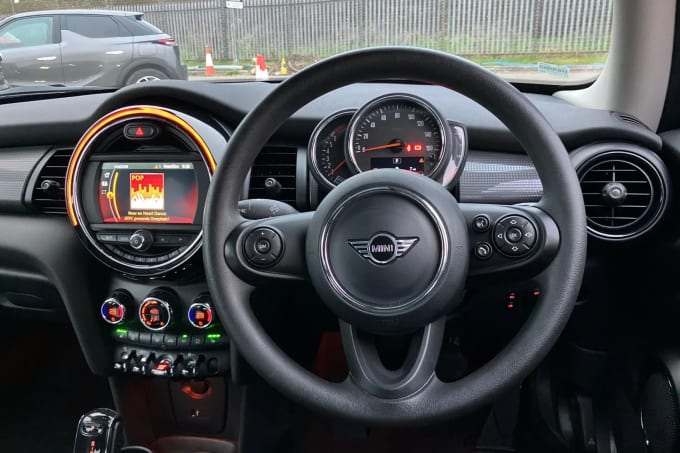 2019 Mini Hatch