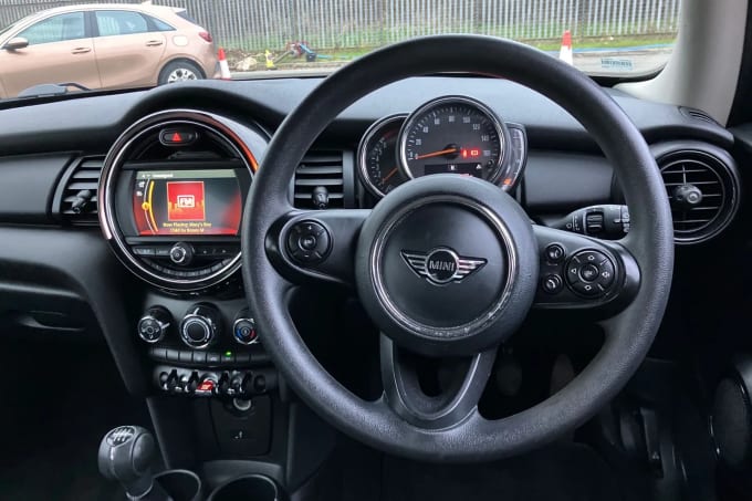 2018 Mini Hatch