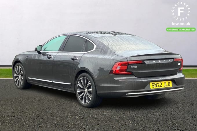 2022 Volvo S90