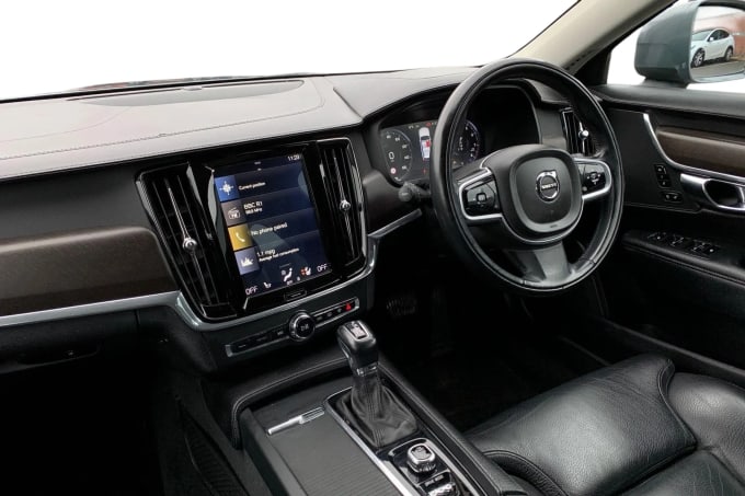 2018 Volvo V90