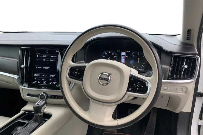 2018 Volvo V90