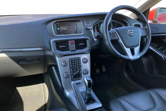 2016 Volvo V40