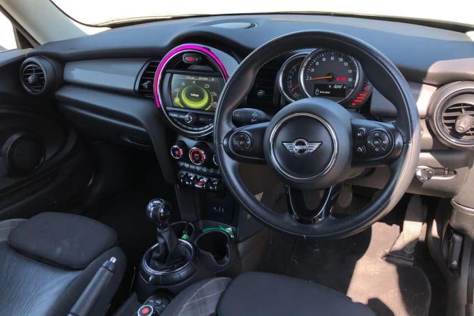 2017 Mini Hatch