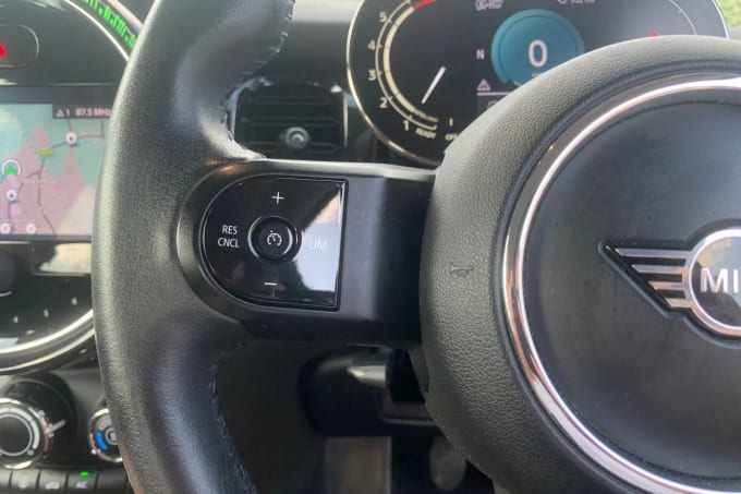 2021 Mini Hatch