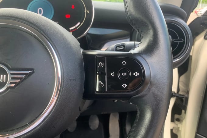 2021 Mini Hatch