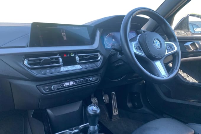 2022 BMW 1 Series