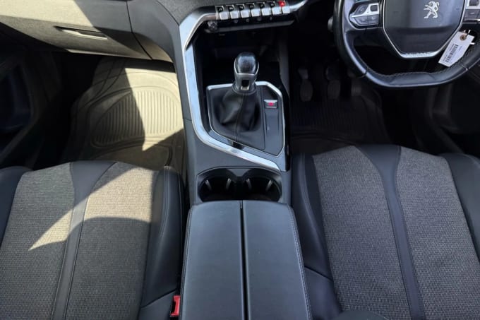 2020 Peugeot 5008