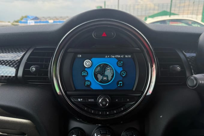 2020 Mini Hatch