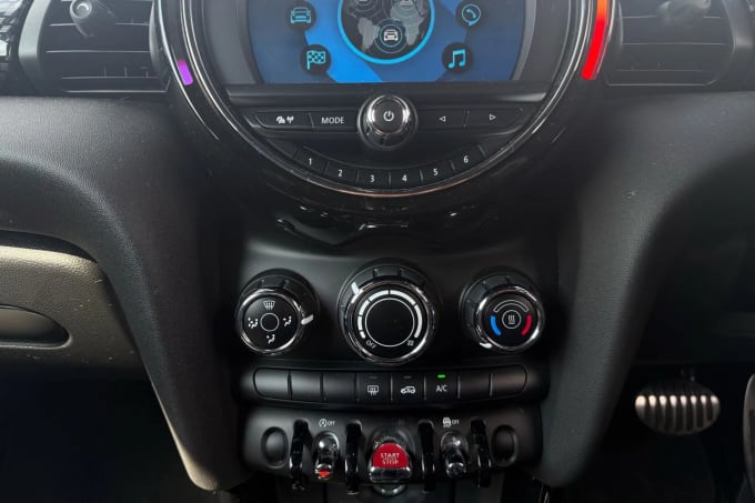 2020 Mini Hatch