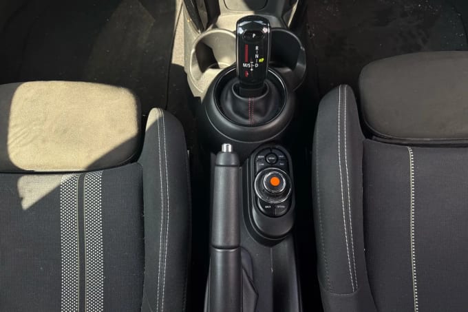 2020 Mini Hatch