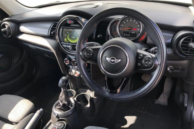 2017 Mini Hatch